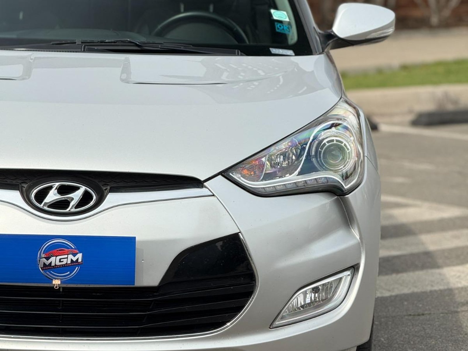Hyundai VELOSTER 1.6 GLS FULL AUTO ; ;• ; ;Patente 1 ; ;• ; ;GRIS 2014 - Foto 2 de 10