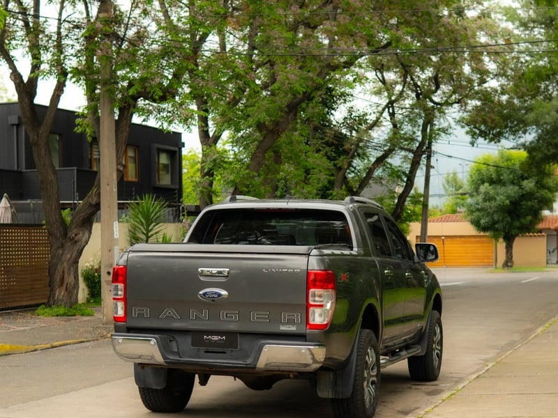 Ford RANGER 3.2 LIMITED 4X4 ¡Recién Llegado! ; ;• ; ; ; ;• ; ; ; ;• ; ;Patente 6 ; ;• ; ;GRIS 2021 - Imagen 9 de 10