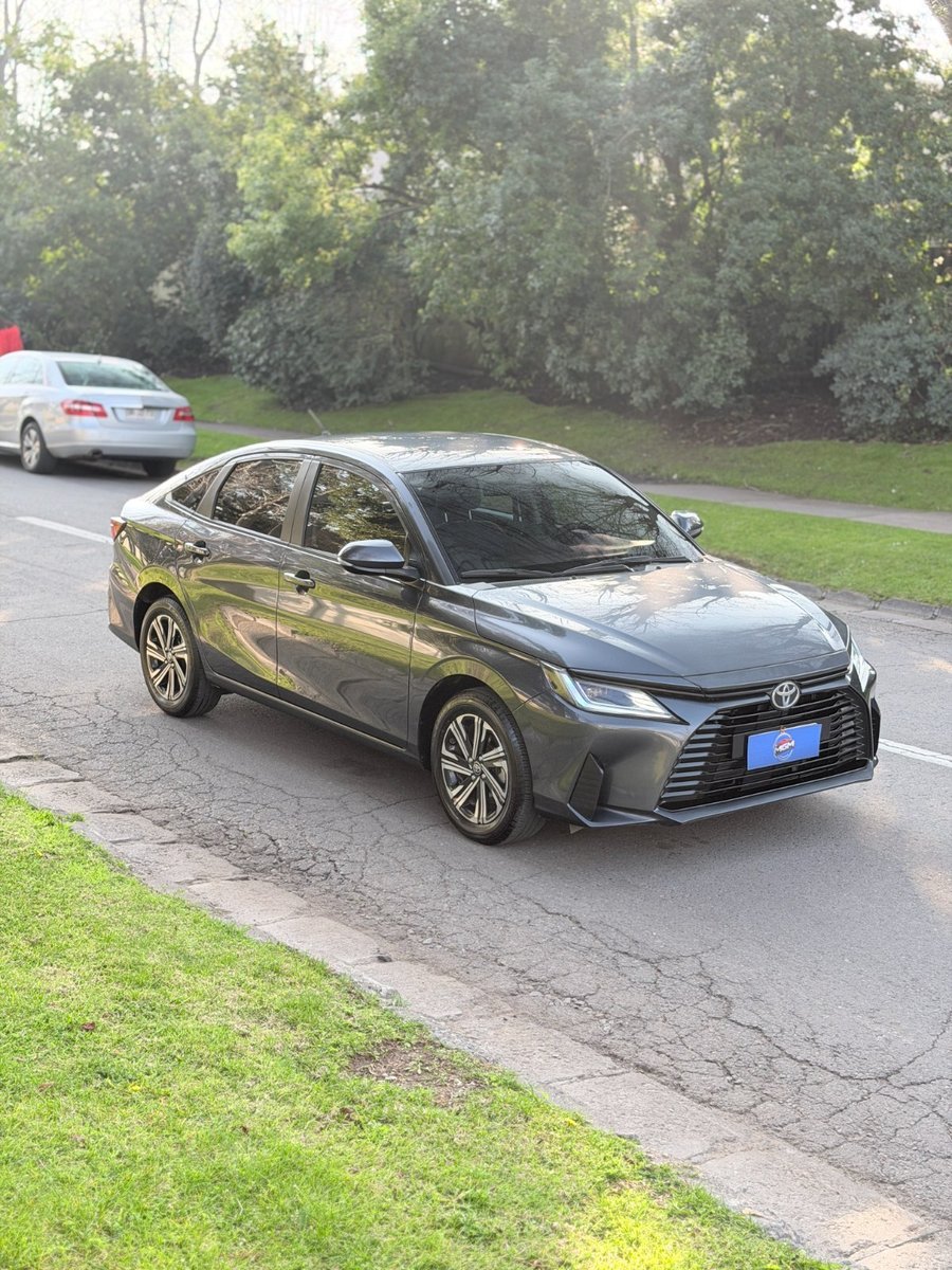 Toyota YARIS 1.5 E 2025 - Imagen 3 de 9