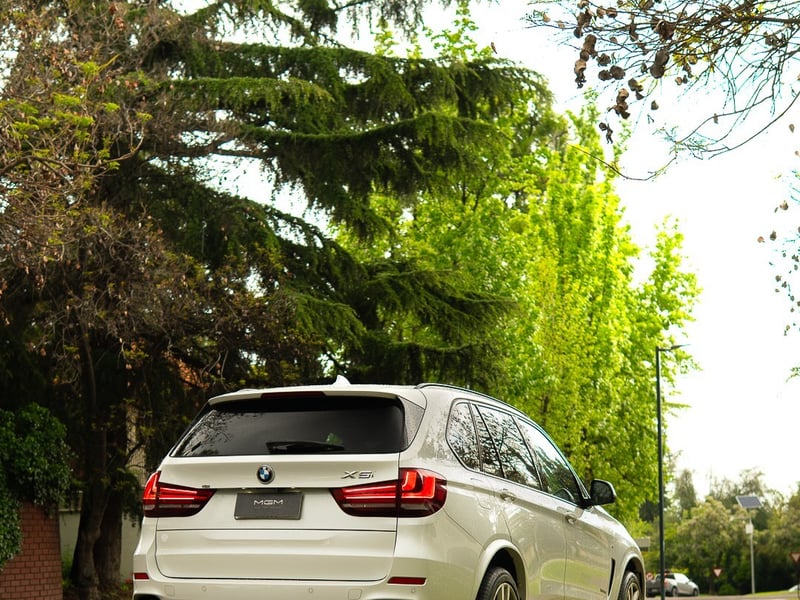 BMW X5 4.4 X-DRIVE 50I M ¡Recién Llegado! ; ;• ; ; ; ;• ; ;Patente 1 ; ;• ; ;BLANCO 2016 - Imagen 8 de 10