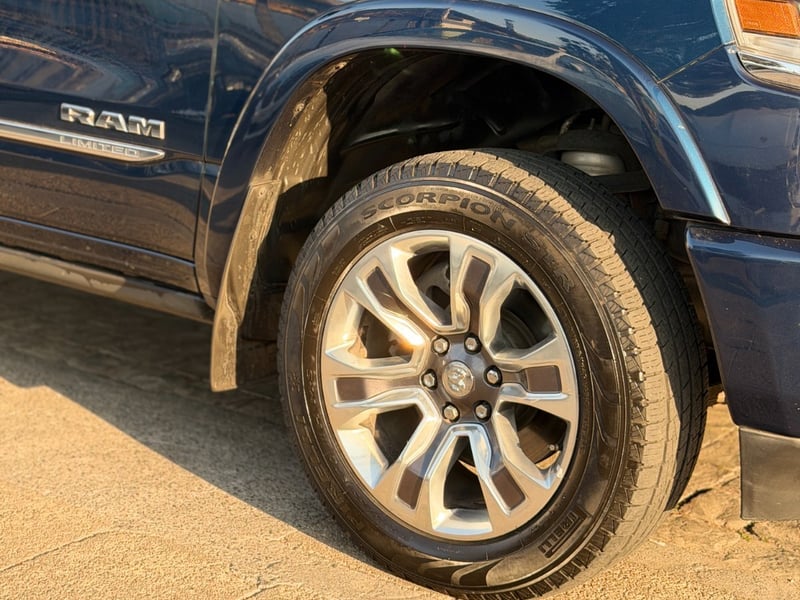 RAM 1500 LIMITED 5.7 4X4 ¡Recién Llegado! ; ;• ; ; ; ;• ; ;Patente 4 ; ;• ; ;AZUL 2023 - Imagen 6 de 10