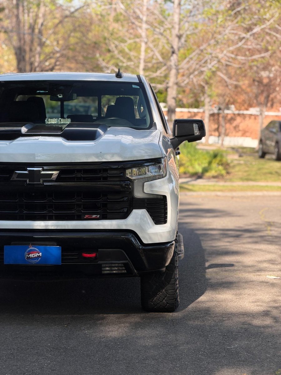 CHEVROLET SILVERADO Trail Boss Z71 2023 - Imagen 3 de 10