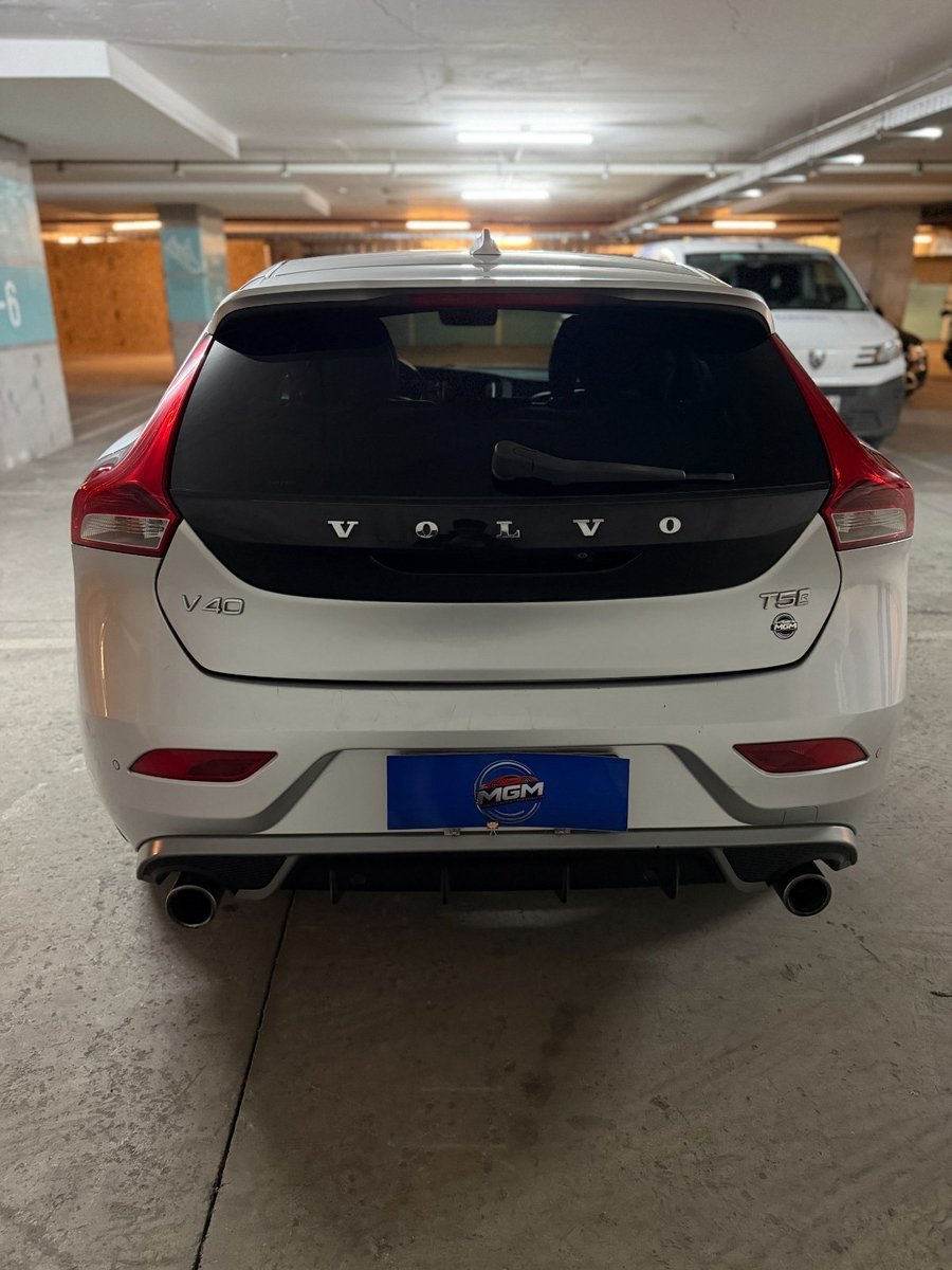 VOLVO V40 T5 R Design 2.0 2018 - Imagen 9 de 10