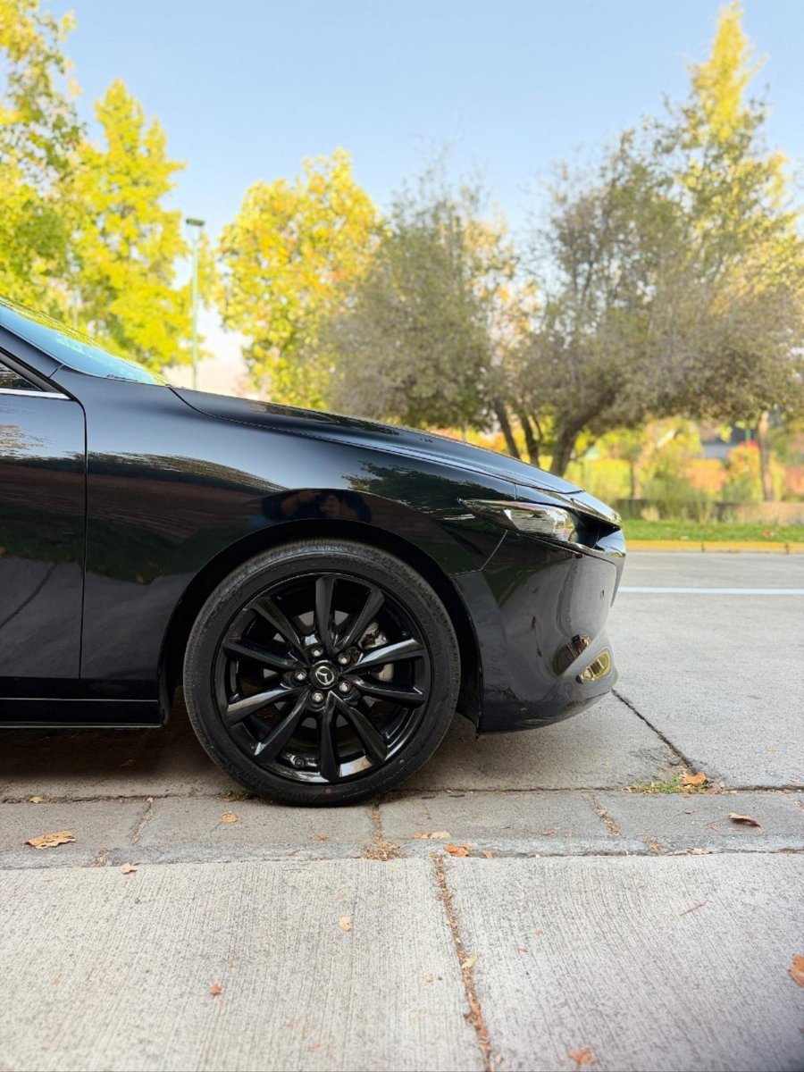 MAZDA 3 2.5 Skyactiv-G GTX 2023 - Imagen 4 de 10