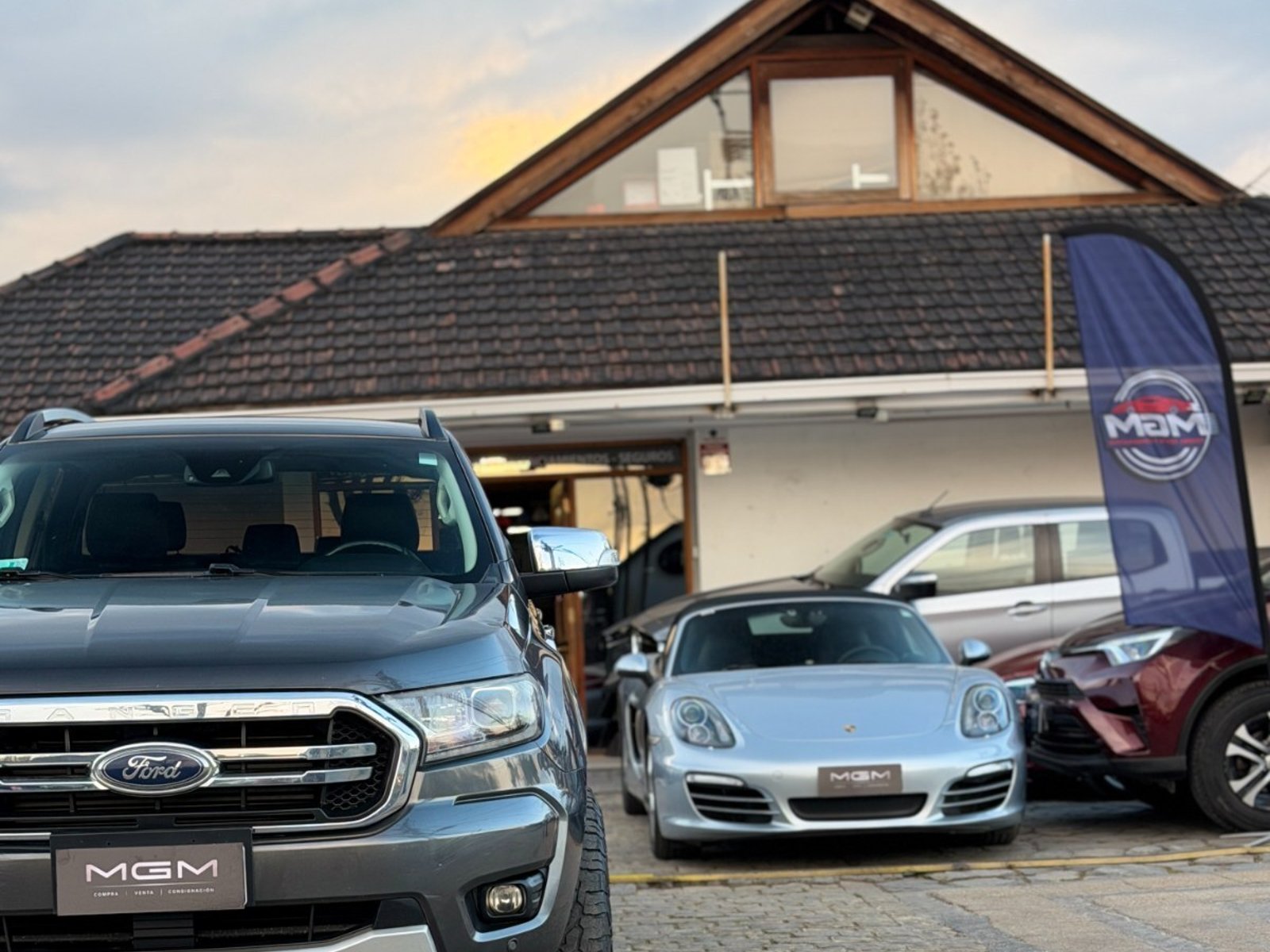 Ford RANGER LIMITED 3.2 4X4 ¡Recién Llegado! ; ;• ; ; ; ;• ; ; ; ;• ; ;Patente 6 ; ;• ; ;GRIS 2022 - Foto 4 de 10