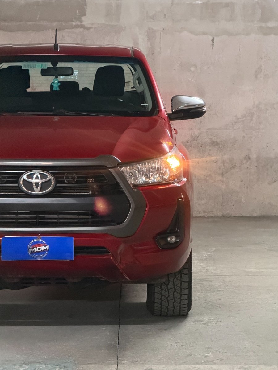 Toyota HILUX 2.4 SR DIESEL 4X4 2022 - Imagen 3 de 10