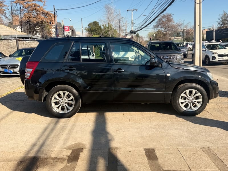 Suzuki GRAND NOMADE GLX 2.4 Patente 7 ; ;• ; ;NEGRO 2017 - Imagen 5 de 10