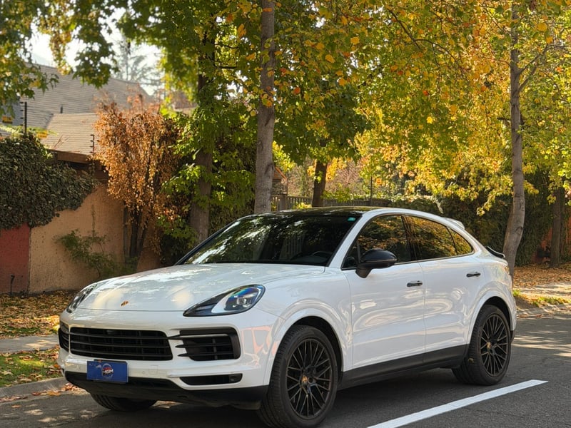 Porsche CAYENNE COUPE AWD 3.0 ; ;• ; ;Patente 7 ; ;• ; ;BLANCO 2021