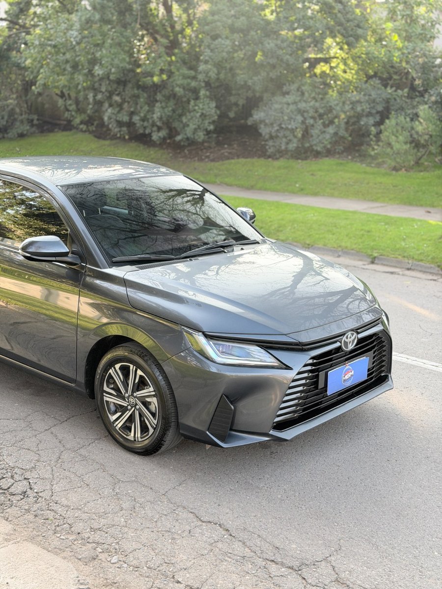 Toyota YARIS 1.5 E 2025 - Imagen 4 de 9