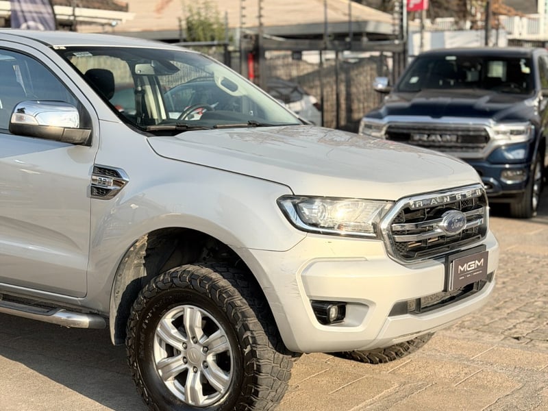 Ford RANGER 3.2 XLT 4X4 AT ¡Recién Llegado! ; ;• ; ; ; ;• ; ; ; ;• ; ;Patente 2 ; ;• ; ;PLATEADO 2021 - Imagen 5 de 10
