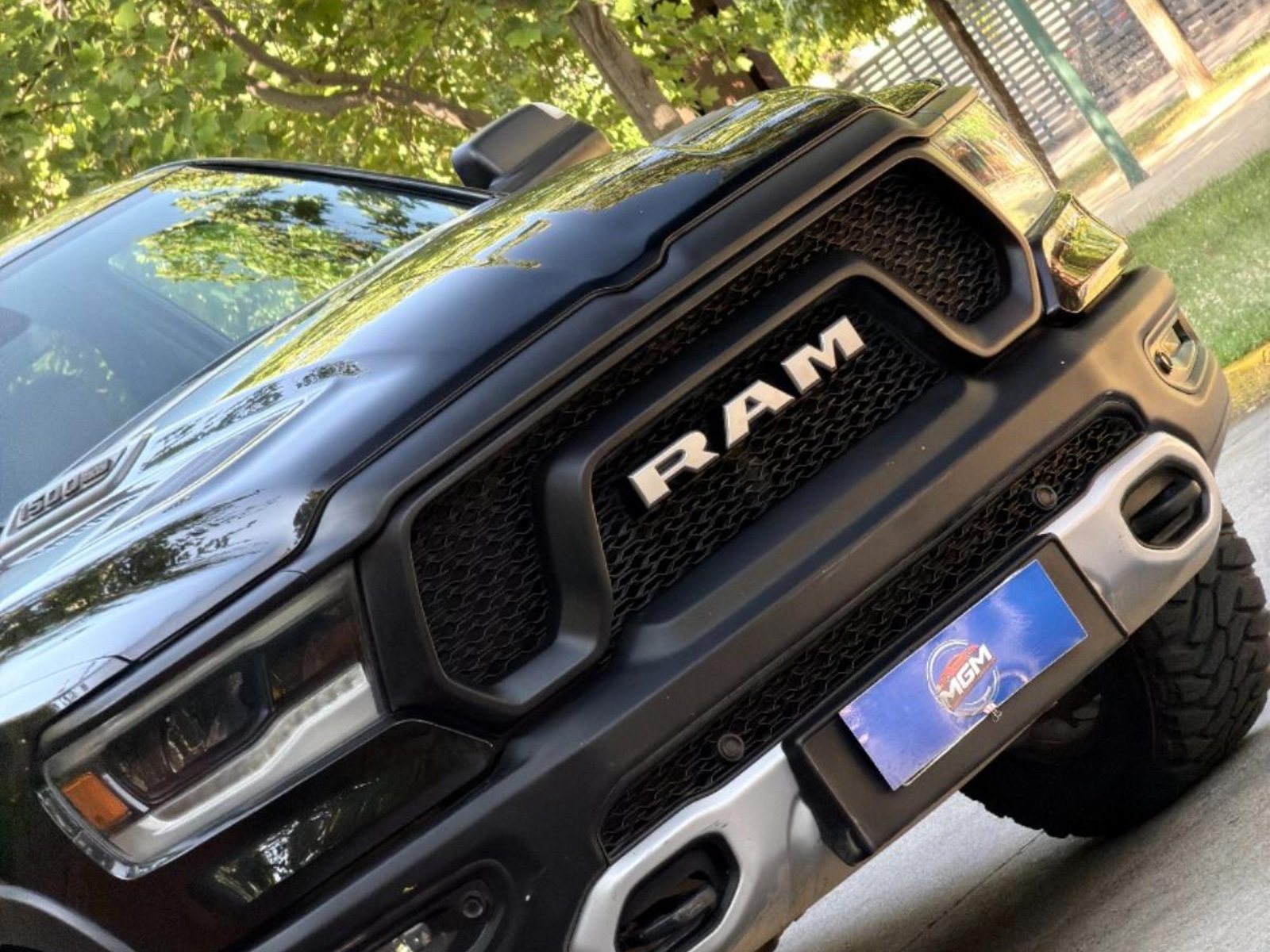 RAM 1500 REBEL RAMBOX ; ;• ; ;Patente 3 ; ;• ; ;NEGRO 2019 - Foto 2 de 10