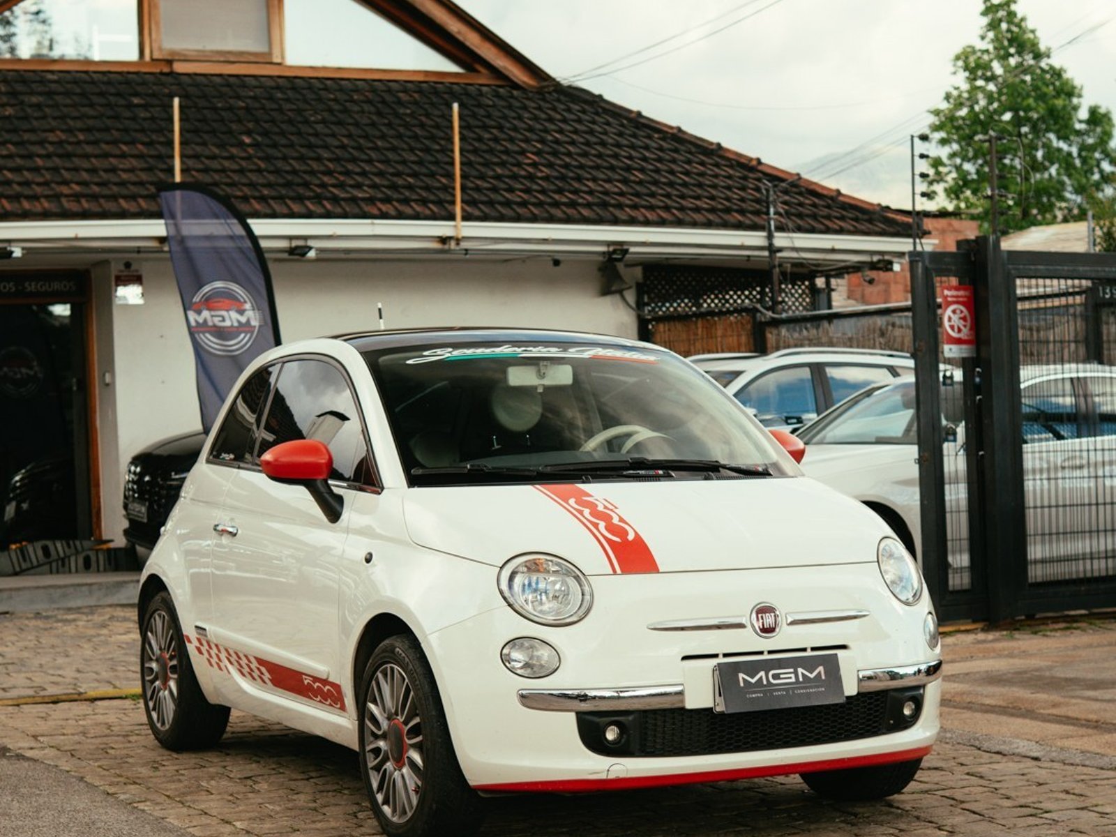 Fiat 500 1.4 LOUNGE ¡Recién Llegado! ; ;• ; ;Patente 7 ; ;• ; ;BLANCO 2016 - Foto 3 de 10