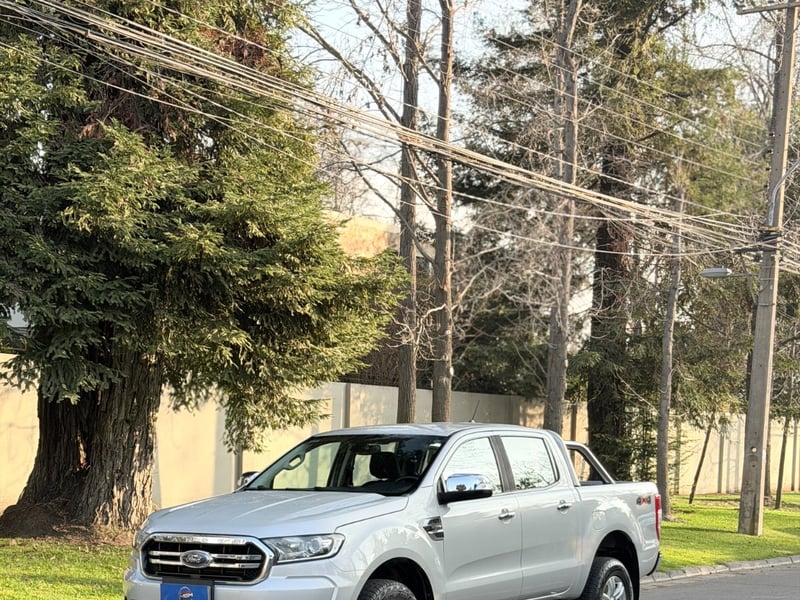 Ford RANGER 3.2 XLT 4X4 ; ;• ; ; ; ;• ; ;Patente 2 ; ;• ; ;GRIS 2021