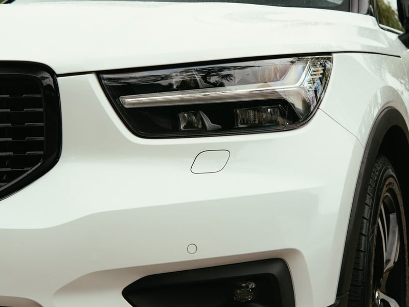 Volvo XC40 2.0 T5 R-DESIGN AWD AT ¡Recién Llegado! ; ;• ; ; ; ;• ; ;Patente 8 ; ;• ; ;BLANCO 2020 - Imagen 7 de 10