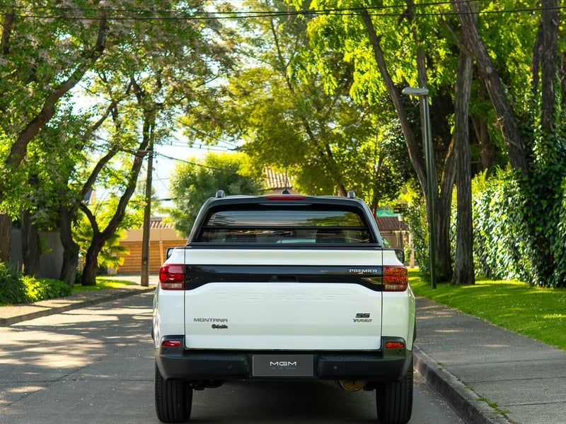 Chevrolet MONTANA 1.2T PREMIER 4X2 MT ¡Recién Llegado! ; ;• ; ;Patente 3 ; ;• ; ;BLANCO 2024 - Imagen 7 de 10