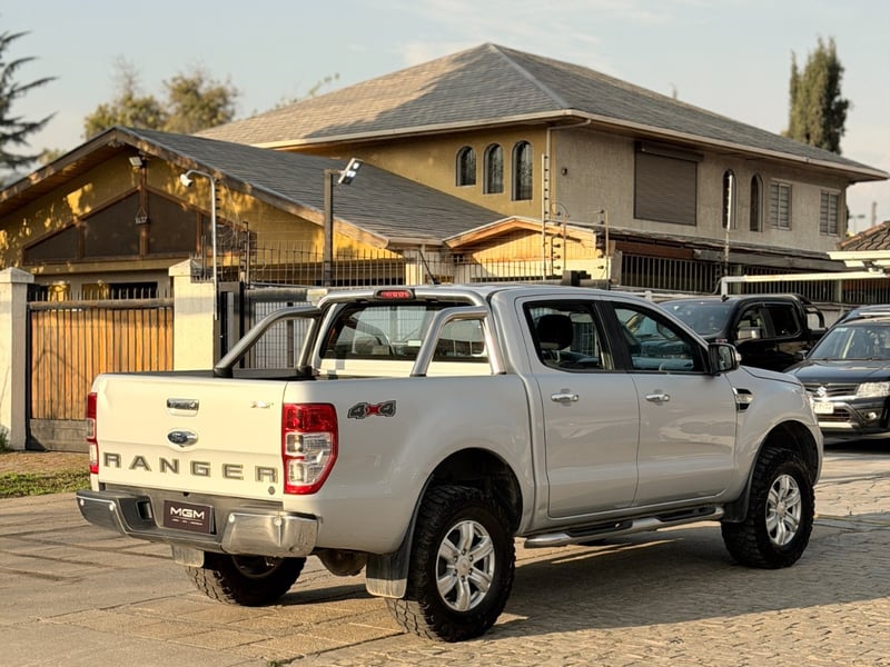 Ford RANGER 3.2 XLT 4X4 AT ¡Recién Llegado! ; ;• ; ; ; ;• ; ; ; ;• ; ;Patente 2 ; ;• ; ;PLATEADO 2021 - Imagen 8 de 10