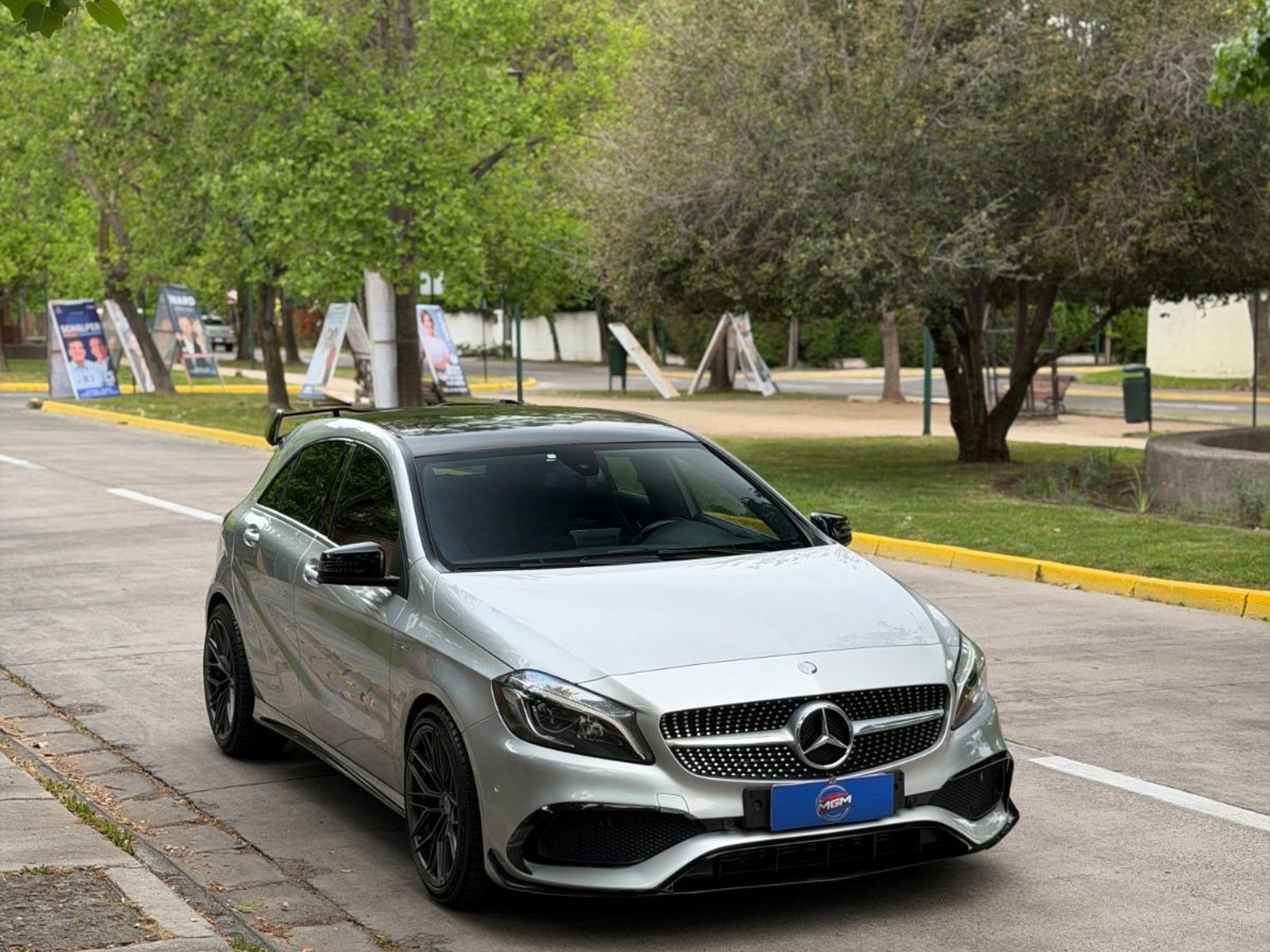 Mercedes-Benz A200 ; ;• ; ;Patente 4 ; ;• ; ;PLATEADO 2017 - Foto 4 de 10