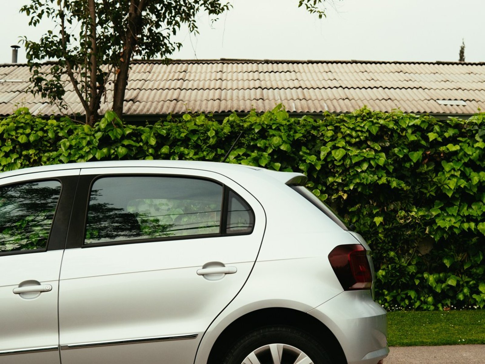 Volkswagen GOL 1.6 TRENDLINE ¡Recién Llegado! ; ;• ; ;Patente 4 ; ;• ; ;GRIS 2019 - Foto 5 de 10