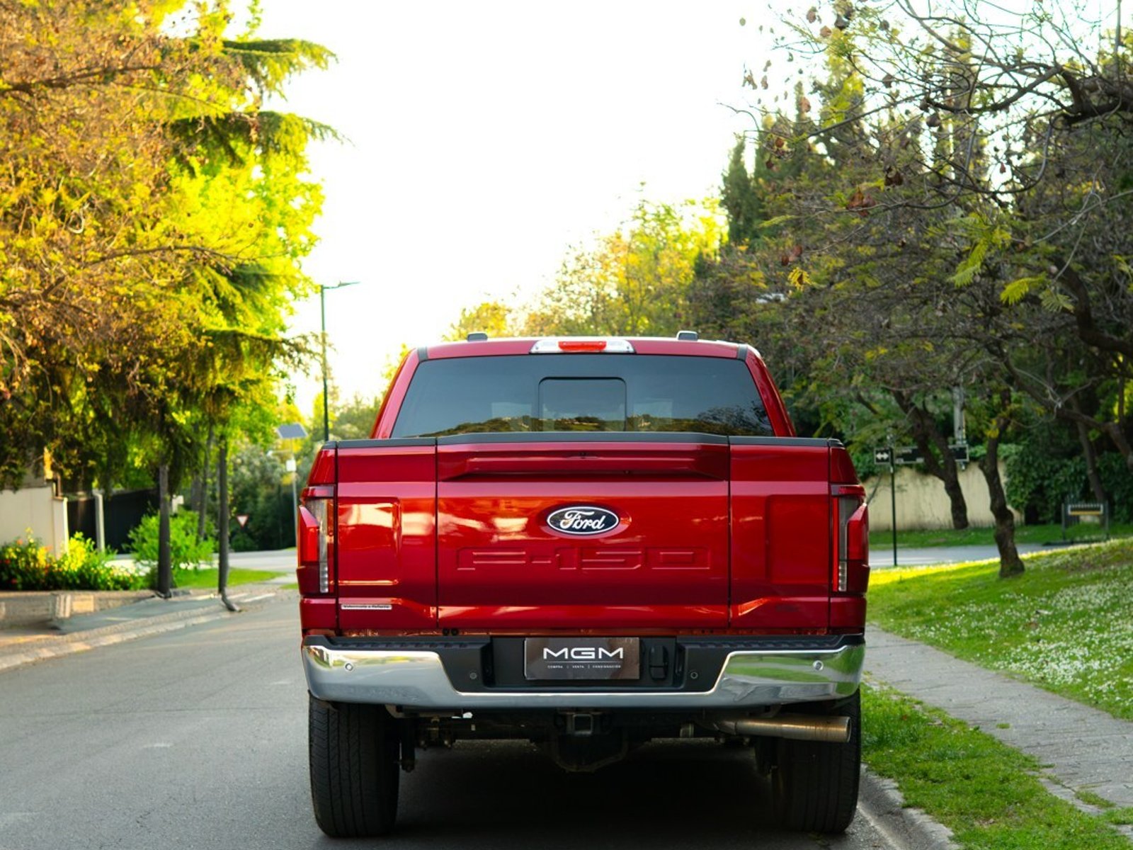 Ford F-150 LARIAT LUXURY 5.0 ¡Recién Llegado! ; ;• ; ; ; ;• ; ;Patente 4 ; ;• ; ;ROJO 2026 - Foto 5 de 10
