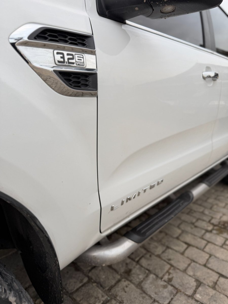 Ford RANGER Limited 4x4 2018 - Imagen 6 de 10