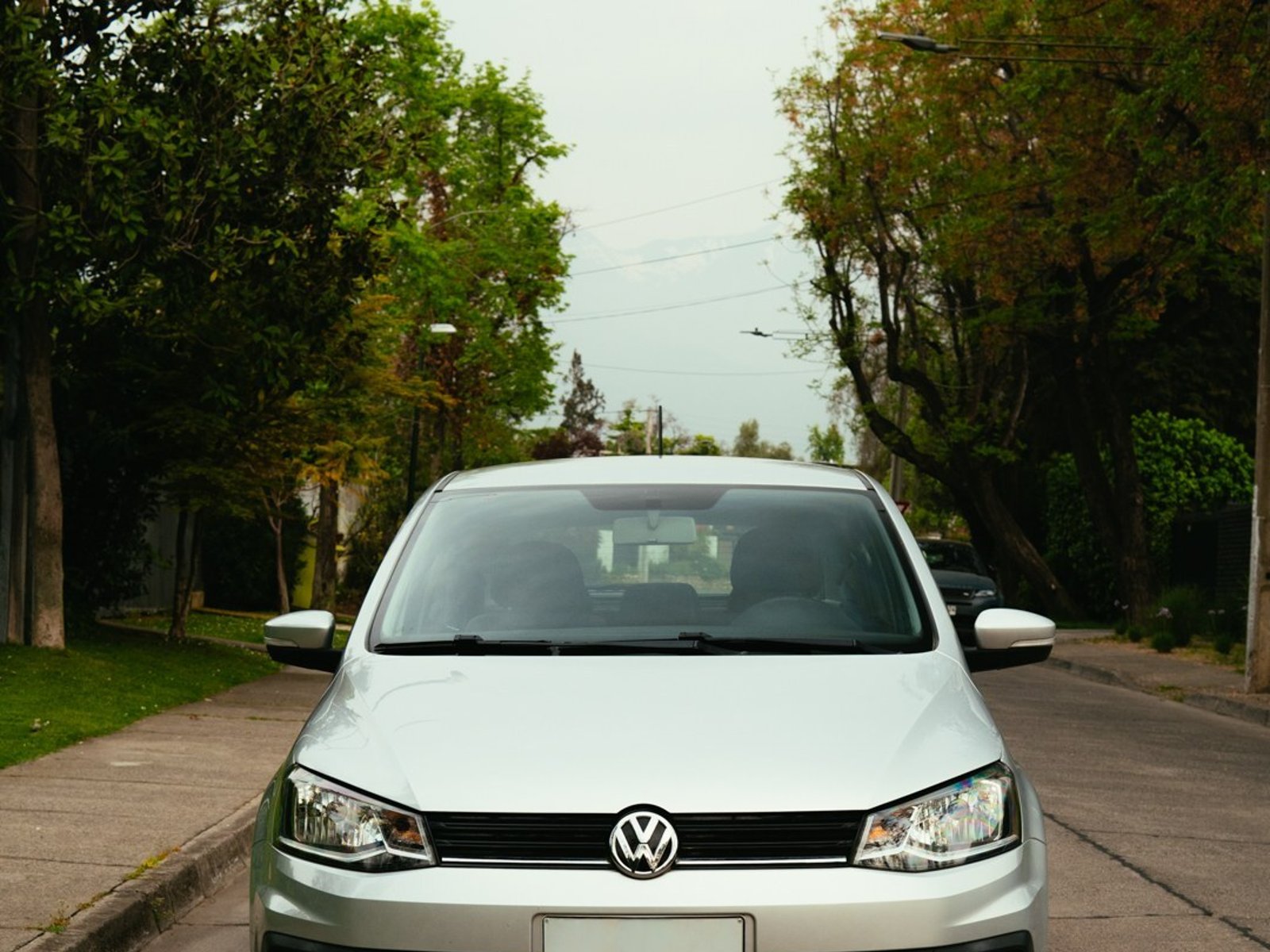 Volkswagen GOL 1.6 TRENDLINE ¡Recién Llegado! ; ;• ; ;Patente 4 ; ;• ; ;GRIS 2019 - Foto 2 de 10