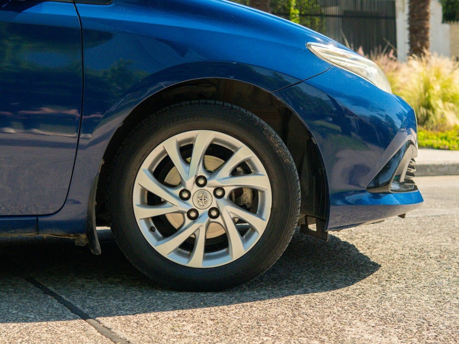 Toyota AURIS LEI 1.6 ¡Recién Llegado! ; ;• ; ; ; ;• ; ;Patente 3 ; ;• ; ;AZUL 2019 - Foto 4 de 10