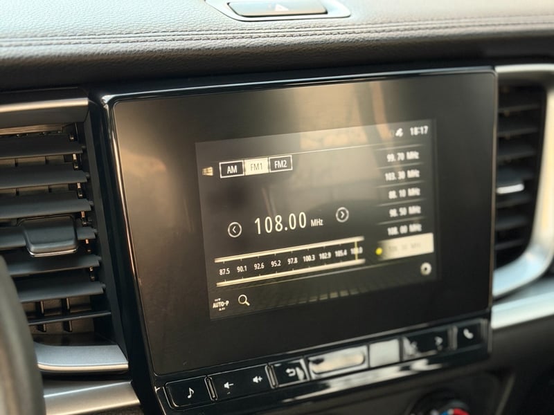 Mazda BT-50 3.0 4X4 ; ;• ; ;Patente 3 ; ;• ; ;GRIS 2023 - Imagen 9 de 10