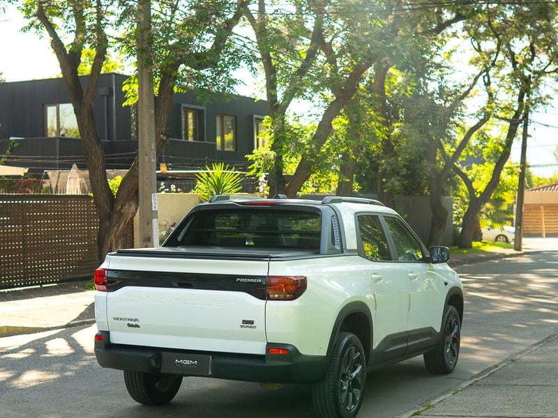 Chevrolet MONTANA 1.2T PREMIER 4X2 MT ¡Recién Llegado! ; ;• ; ;Patente 3 ; ;• ; ;BLANCO 2024 - Imagen 6 de 10