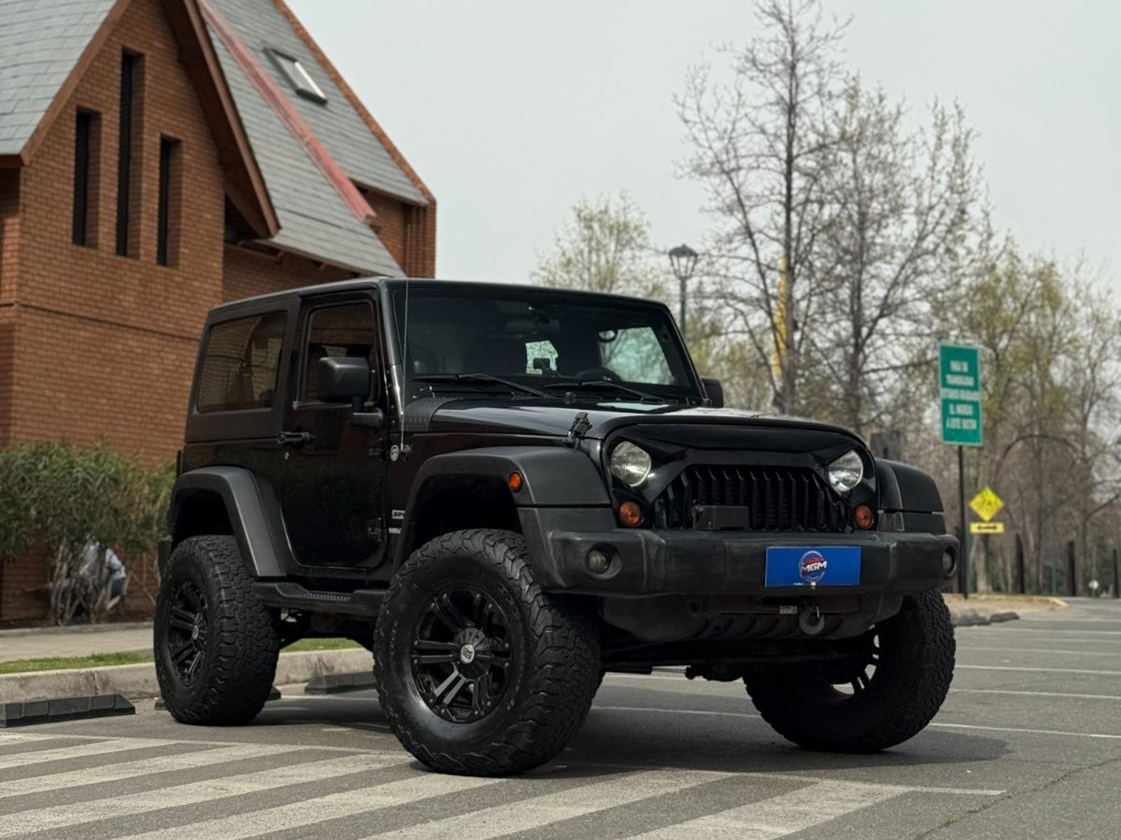 Jeep WRANGLER 2.8D SPORT AUTO 4WD ; ;• ; ; ; ;• ; ;Patente 5 ; ;• ; ;NEGRO 2013 - Foto 2 de 10