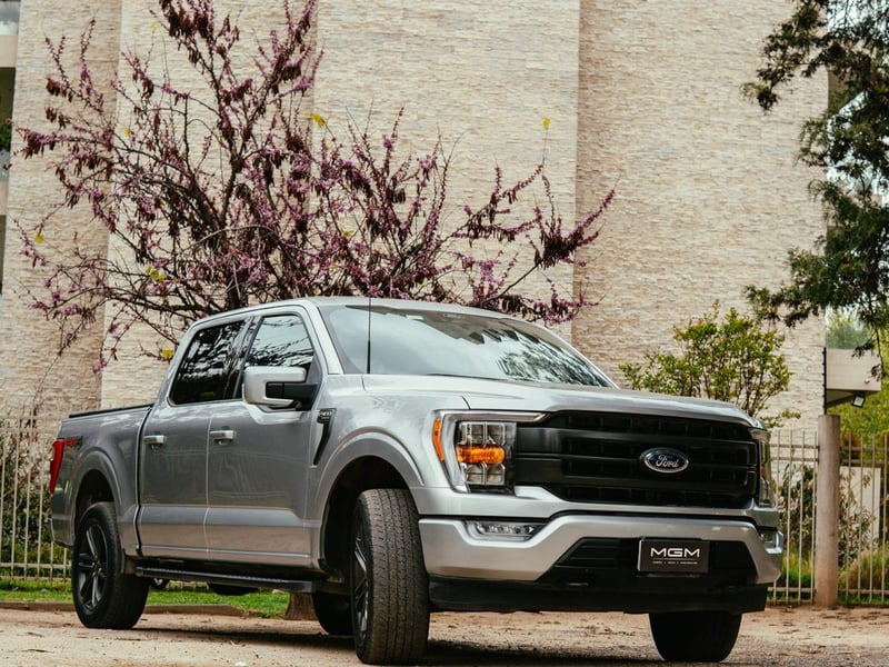 Ford F-150 LARIAT SPORT CC DOB. CAB. 4X4 ¡Recién Llegado! ; ;• ; ; ; ;• ; ;Patente 5 ; ;• ; ;PLATEADO 2022 - Imagen 4 de 9