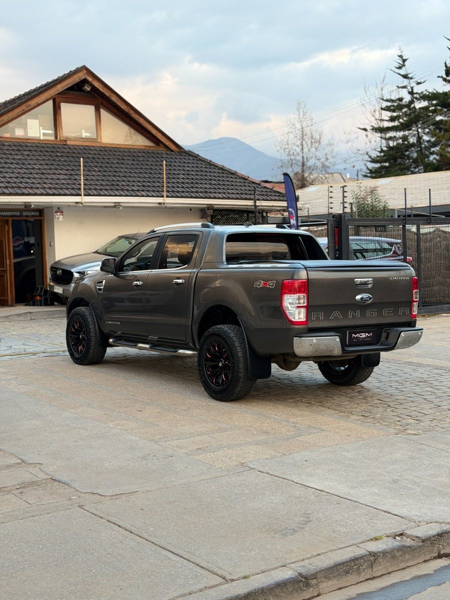 Ford RANGER LIMITED 3.2 4X4 ¡Recién Llegado! ; ;• ; ; ; ;• ; ; ; ;• ; ;Patente 6 ; ;• ; ;GRIS 2022 - Imagen 9 de 10