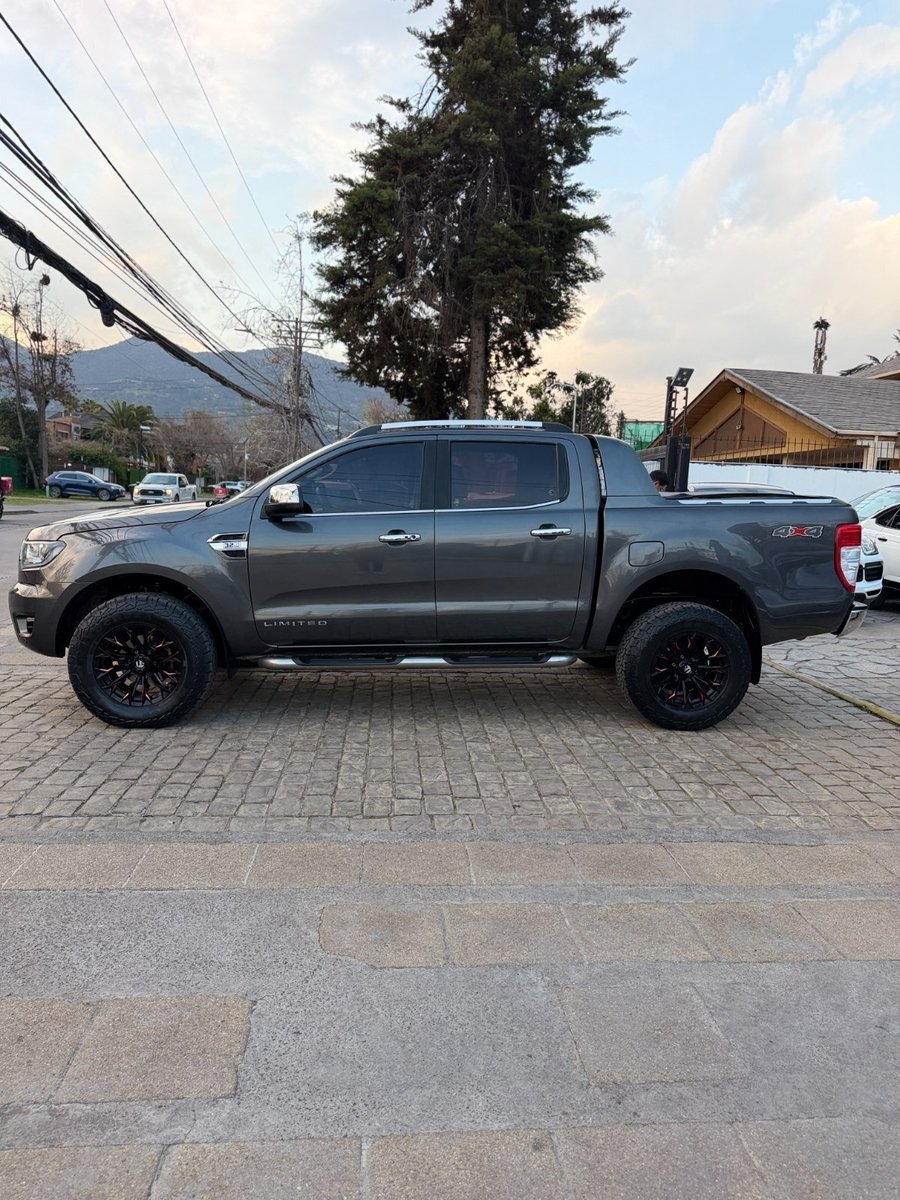 Ford RANGER LIMITED 3.2 4X4 ¡Recién Llegado! ; ;• ; ; ; ;• ; ; ; ;• ; ;Patente 6 ; ;• ; ;GRIS 2022 - Imagen 8 de 10