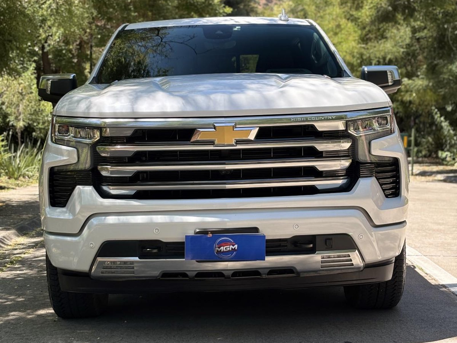 Chevrolet SILVERADO 3.0TD HIGH COUNTRY AUT ; ;• ; ; ; ;• ; ;BLANCO PERLA 2025 - Foto 2 de 10