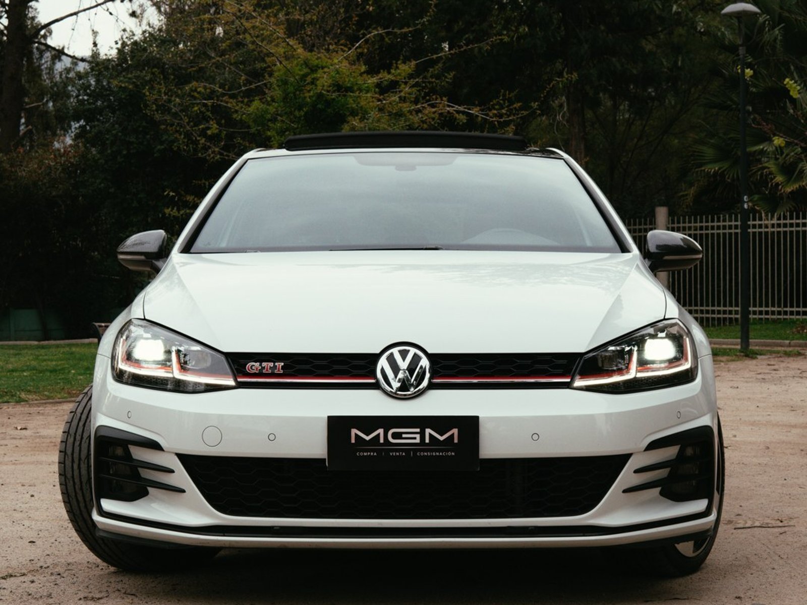 Volkswagen GOLF 2.0 TSI GTI ¡Recién Llegado! ; ;• ; ; ; ;• ; ;Patente 9 ; ;• ; ;BLANCO 2020 - Foto 5 de 10