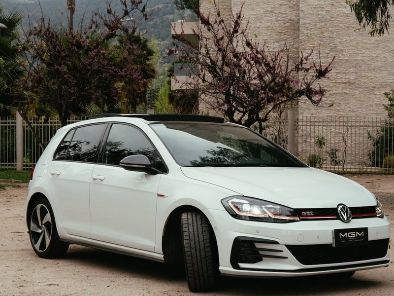 Volkswagen GOLF 2.0 TSI GTI ¡Recién Llegado! ; ;• ; ; ; ;• ; ;Patente 9 ; ;• ; ;BLANCO 2020 - Imagen 8 de 10