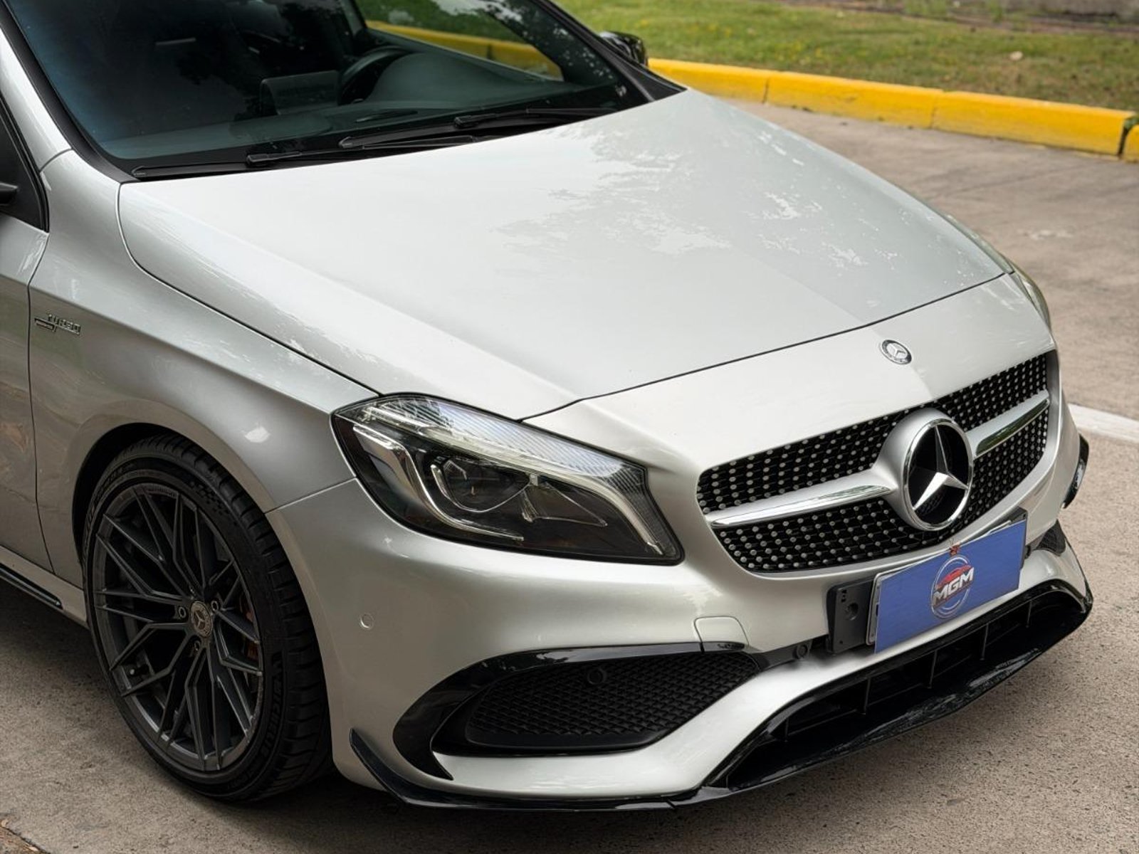 Mercedes-Benz A200 ; ;• ; ;Patente 4 ; ;• ; ;PLATEADO 2017 - Foto 5 de 10