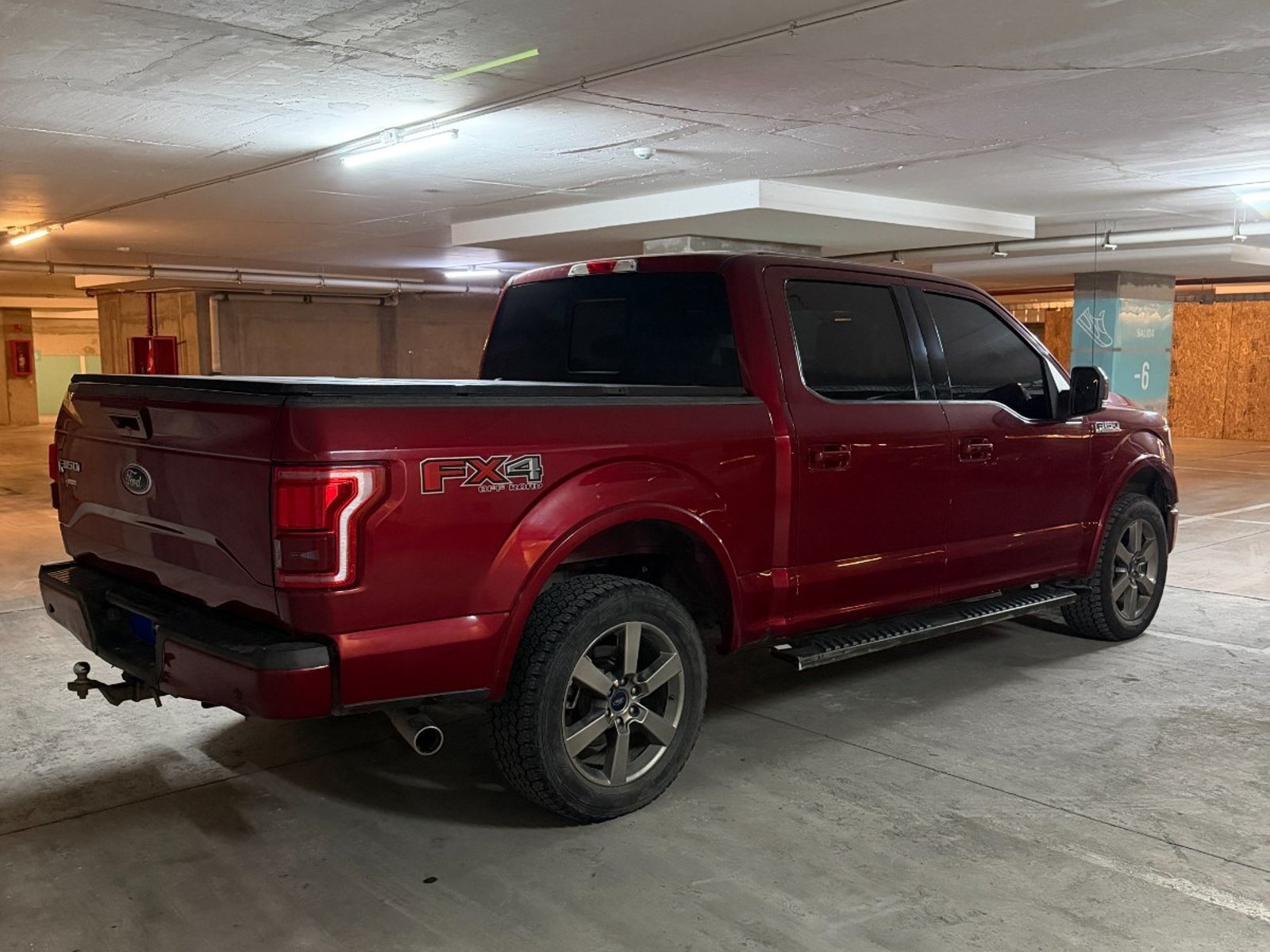 Ford F-150 5.0 LARIAT SPORT 4X4 2017 - Foto 4 de 10