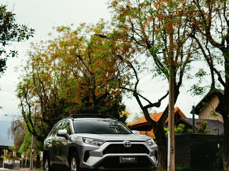 Toyota RAV 4 LE 4X2 ¡Recién Llegado! ; ;• ; ;Patente 1 ; ;• ; ;PLATEADO 2021 - Imagen 3 de 10