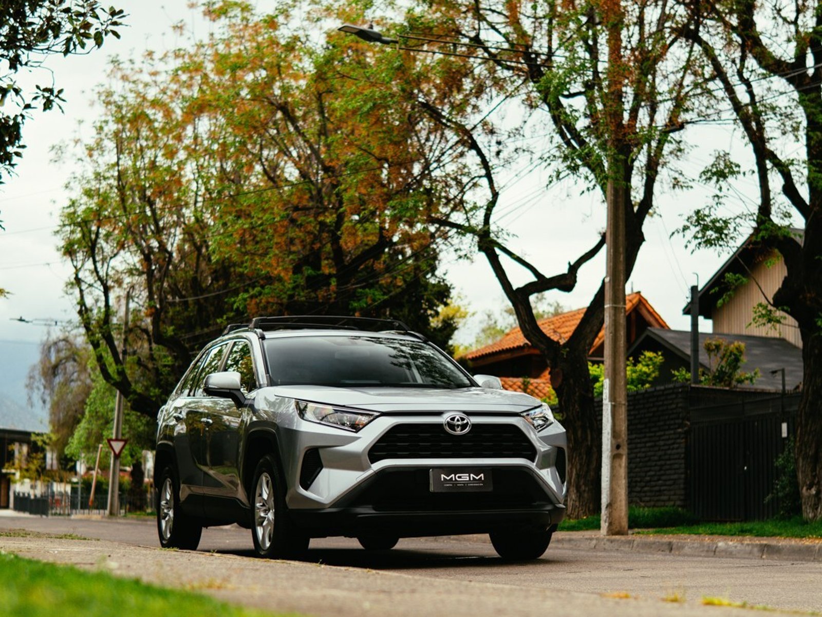 Toyota RAV 4 LE 4X2 ¡Recién Llegado! ; ;• ; ;Patente 1 ; ;• ; ;PLATEADO 2021 - Foto 3 de 10