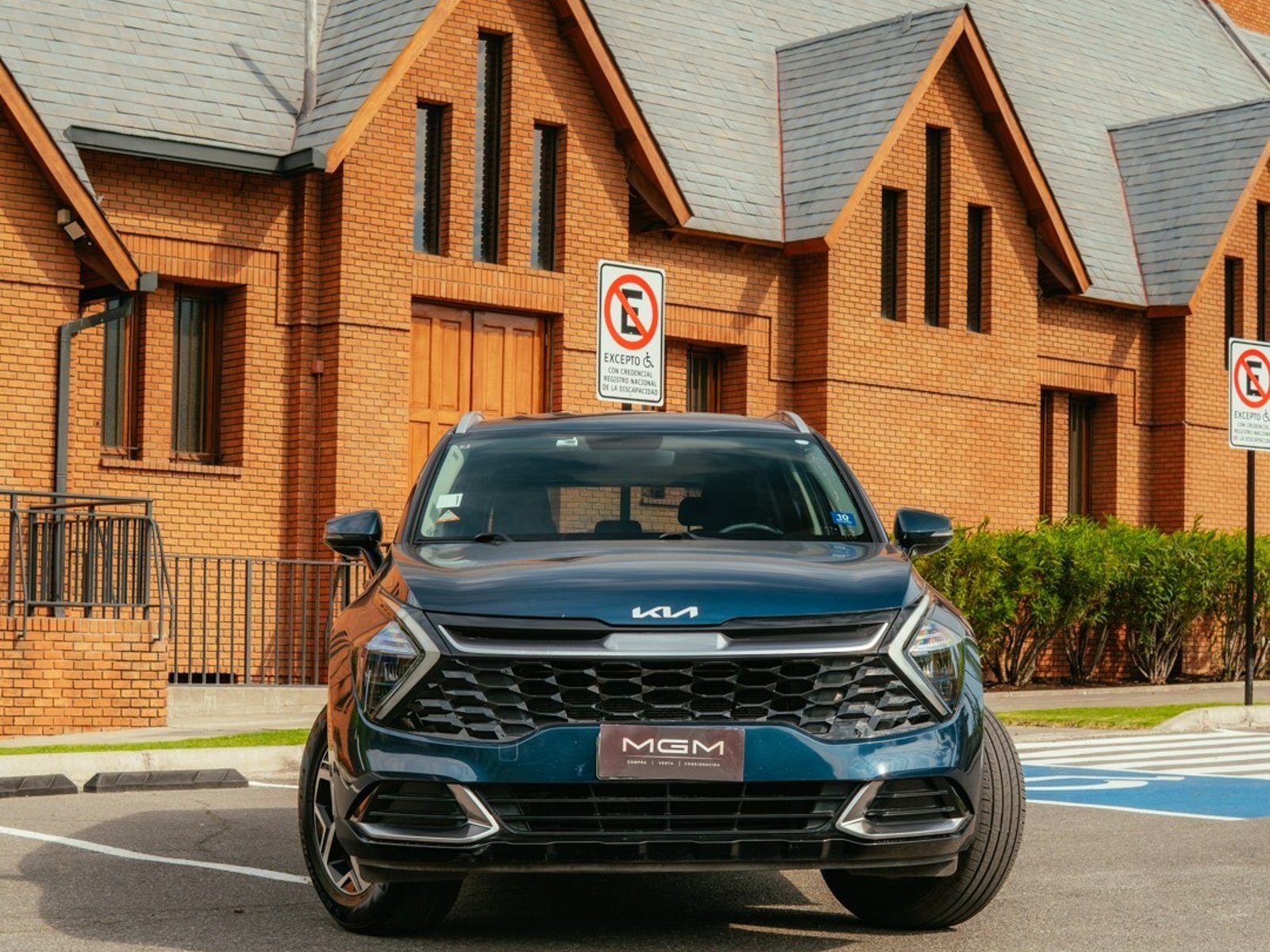 Kia SPORTAGE 2.0 EX BENC 2WD ¡Recién Llegado! ; ;• ; ; ; ;• ; ;Patente 5 ; ;• ; ;AZUL 2023 - Foto 2 de 10