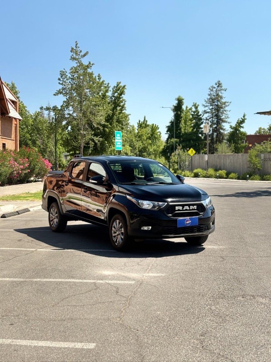RAM 700 BIGHORND CD 2022 - Imagen 3 de 10