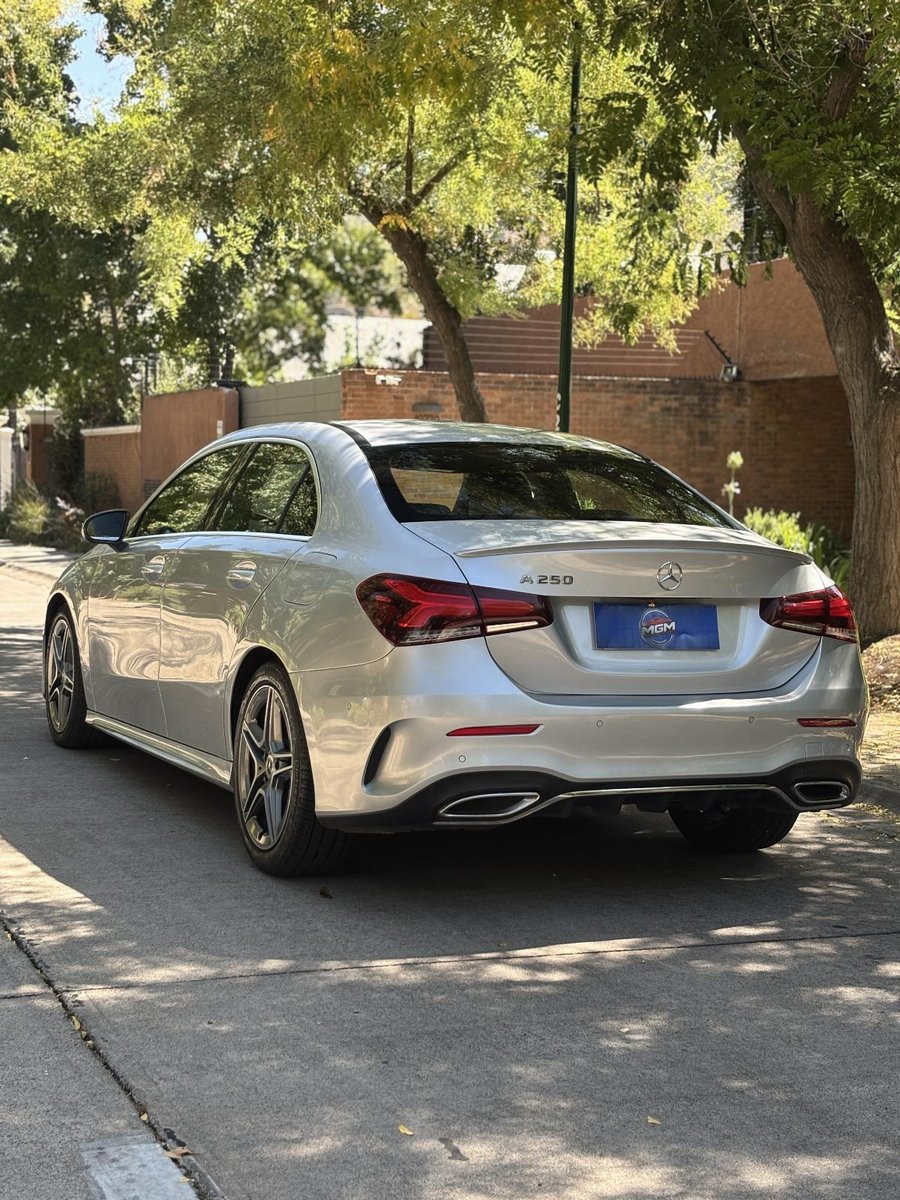 MERCEDES-BENZ A250 SEDÁN 2022 - Imagen 4 de 9