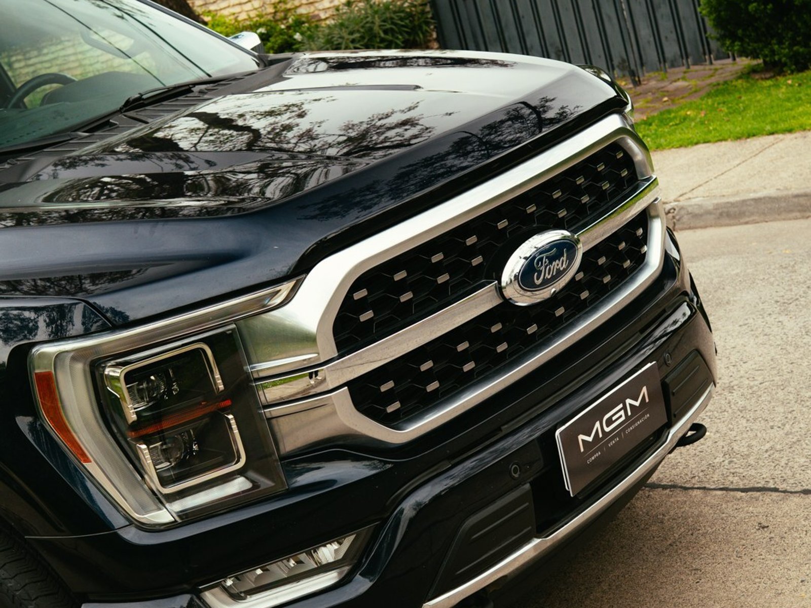 Ford F-150 PLATINUM 3.5 ECOBOOST ¡Recién Llegado! ; ;• ; ; ; ;• ; ;Patente 8 ; ;• ; ;AZUL 2023 - Foto 4 de 10