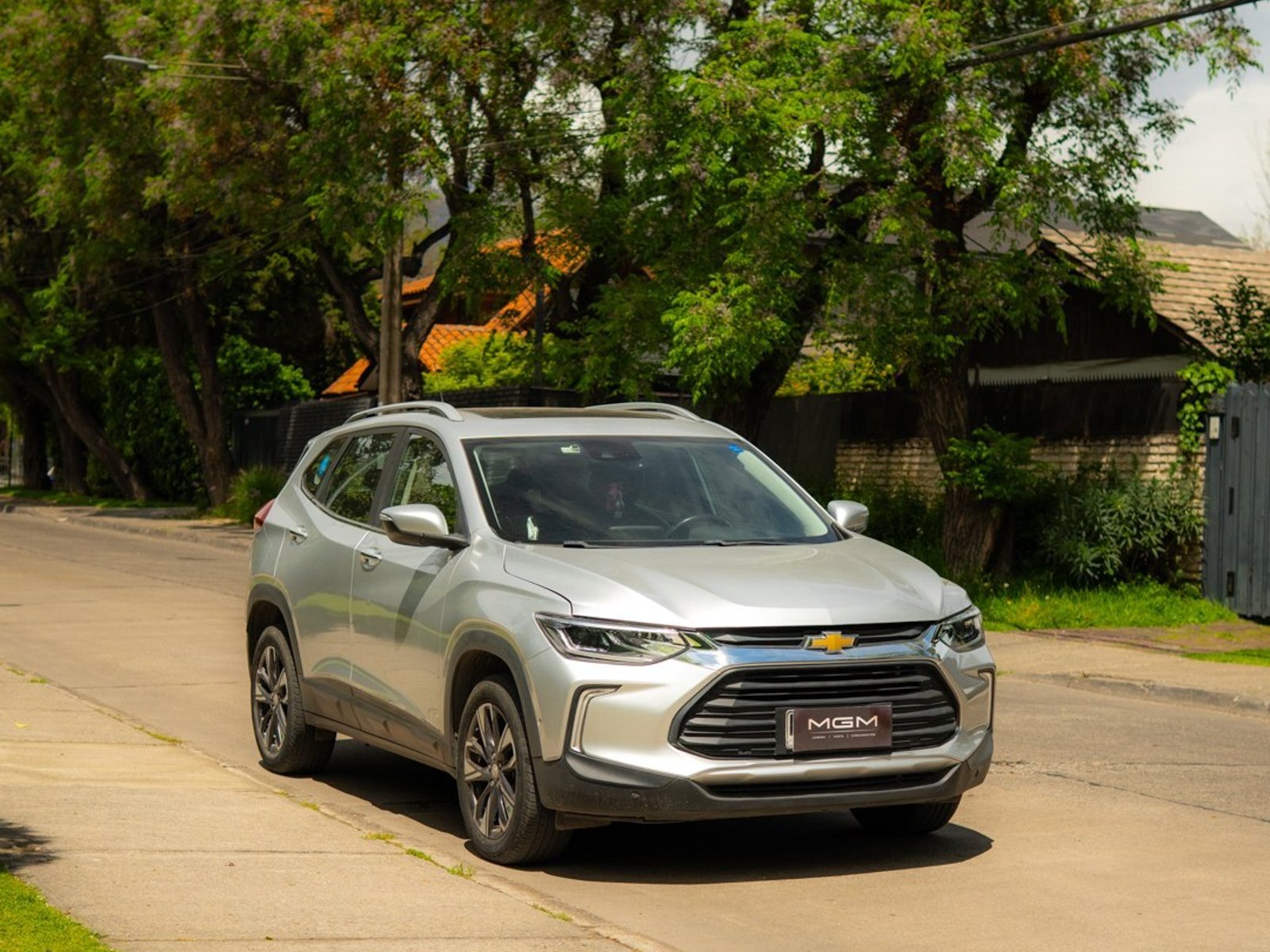 Chevrolet TRACKER 1.2T PREMIER ¡Recién Llegado! ; ;• ; ; ; ;• ; ;Patente 0 ; ;• ; ;GRIS 2022 - Foto 3 de 10