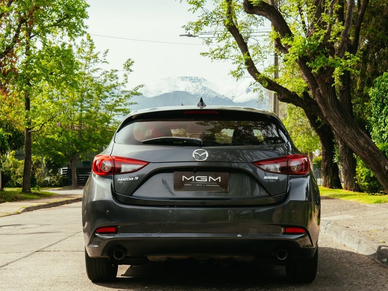Mazda 3 SPORT 2.0 AT ¡Recién Llegado! ; ;• ; ; ; ;• ; ;Patente 8 ; ;• ; ;NEGRO 2017 - Imagen 9 de 10