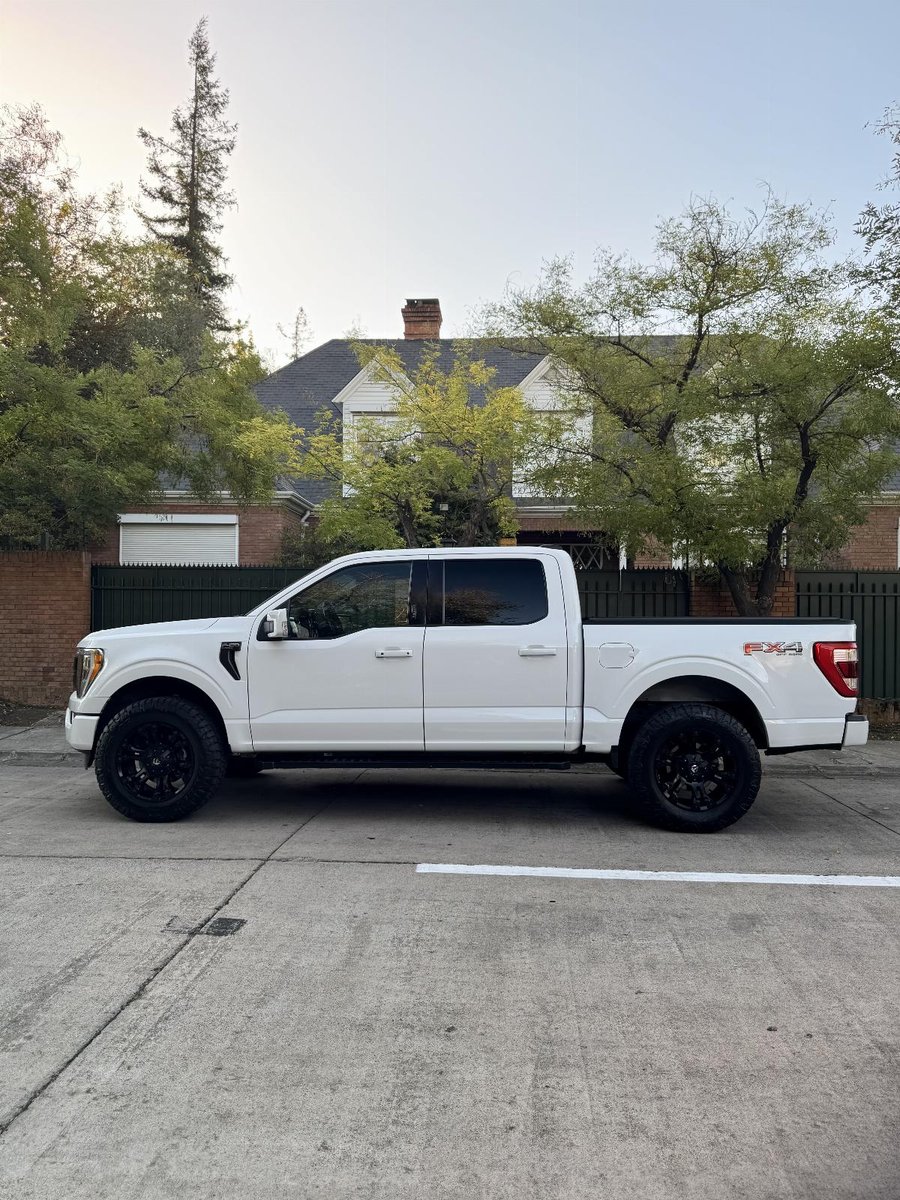 FORD F-150 LARIAT SPORT CC 4X4 5.0L 2022 - Imagen 9 de 10