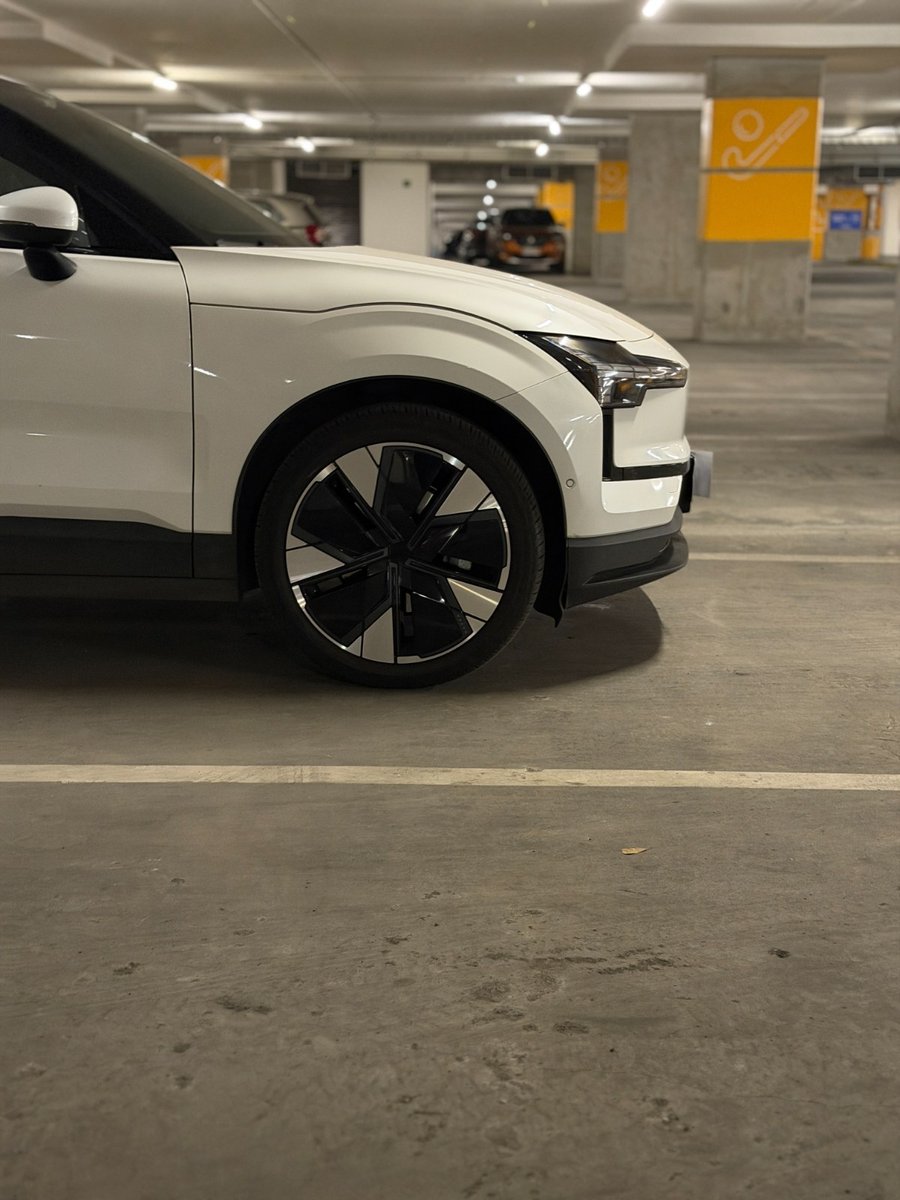 VOLVO EX30 ULTRA 2024 - Foto 5 de 10