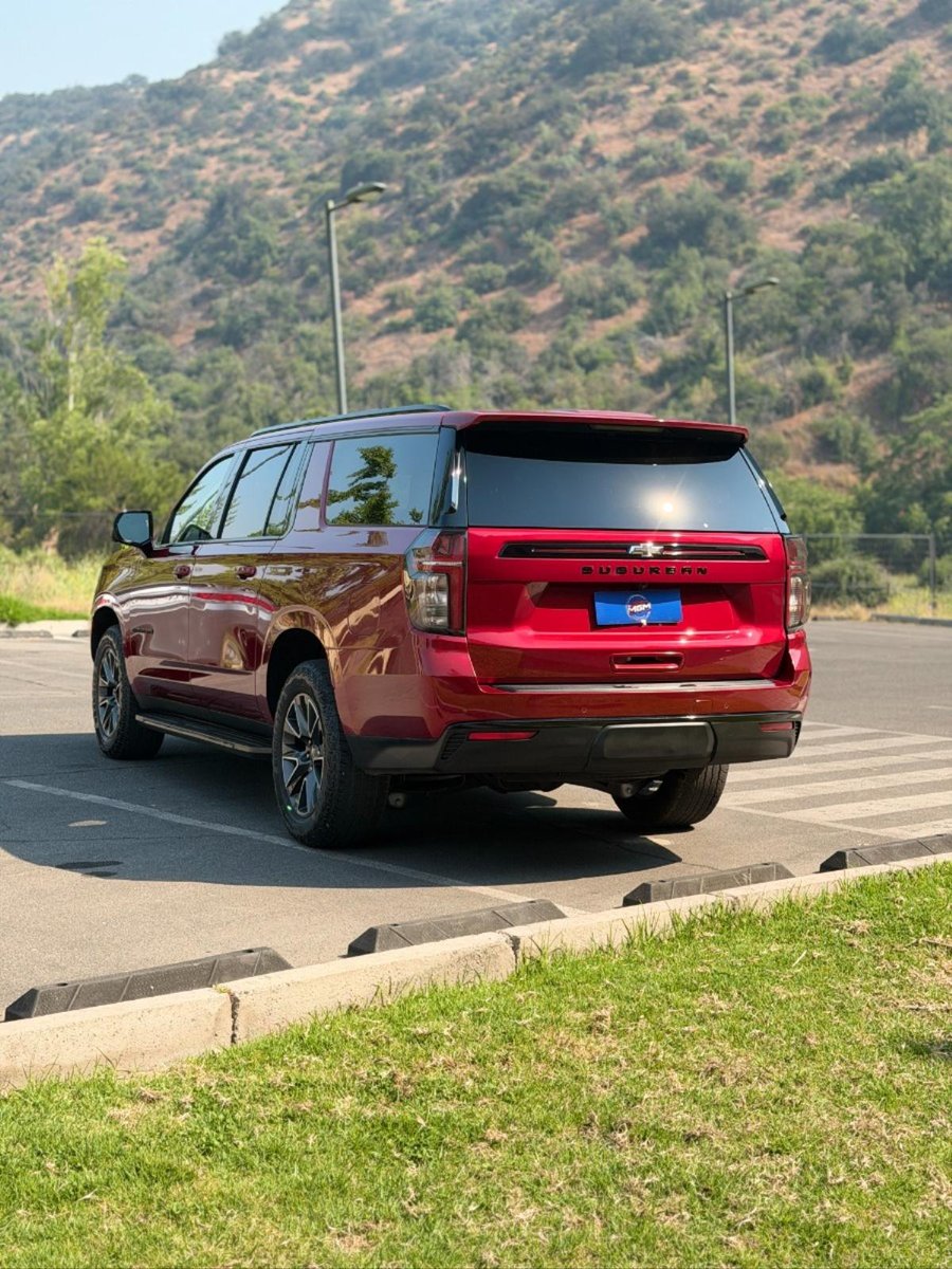CHEVROLET SUBURBAN Z71 2023 - Imagen 7 de 9