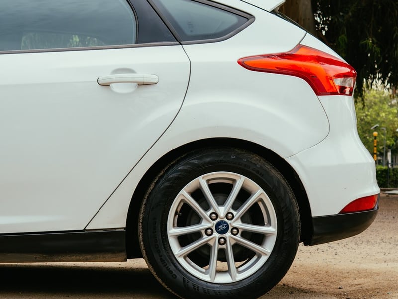 Ford FOCUS 2.0 SE 4X2 HB AT ¡Recién Llegado! ; ;• ; ; ; ;• ; ;Patente 3 ; ;• ; ;BLANCO 2018 - Imagen 8 de 10