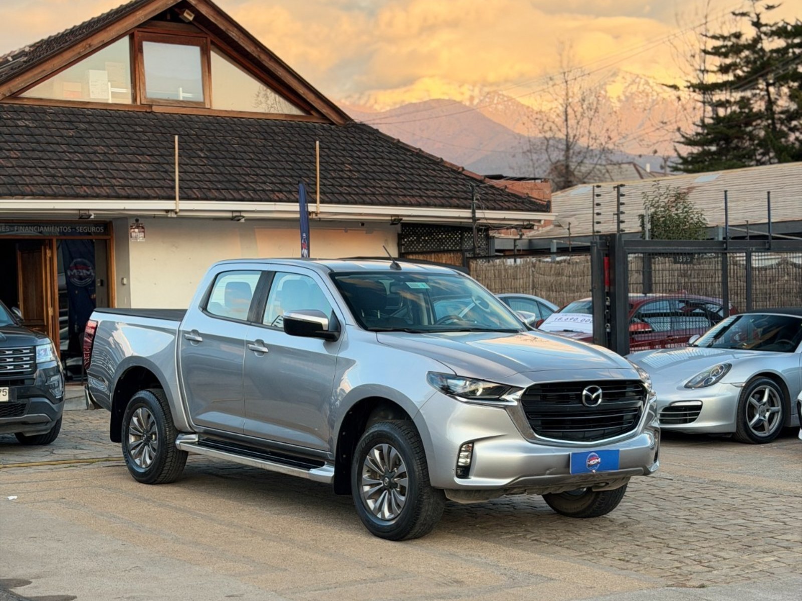 Mazda BT-50 3.0 DIESEL 4X4 2023 - Foto 2 de 9